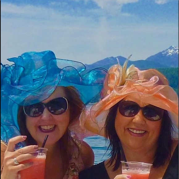 Meet your Posher, Cynthia - Picture 1 of 1